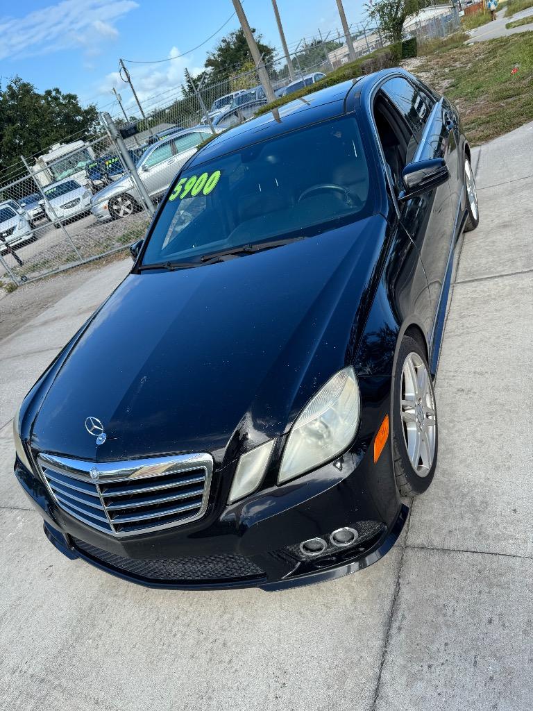 2010 Mercedes-Benz E-Class's photo