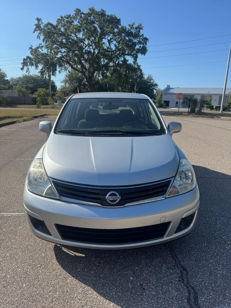 2010 Nissan Versa 1.8 S Auto's photo